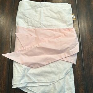Pink Beaufort Bonnet bow swaddle
